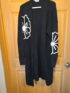 Black Open-Front Cardigan with White Floral Appliqué